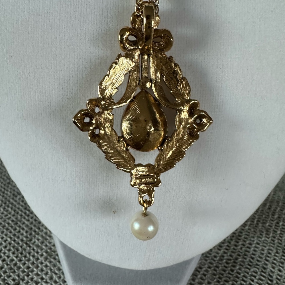 Avon Gold Tone Necklace with Blue Pendant and Faux Pearl - Picture 3 of 8